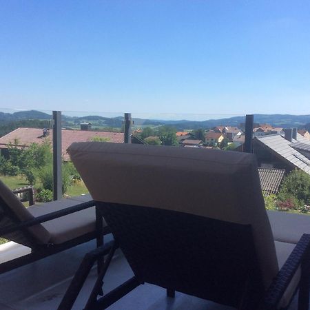 Ferienwohnungen Alpenblick Mit Garten -Panoramasauna- Kirchdorf im Wald Exterior photo